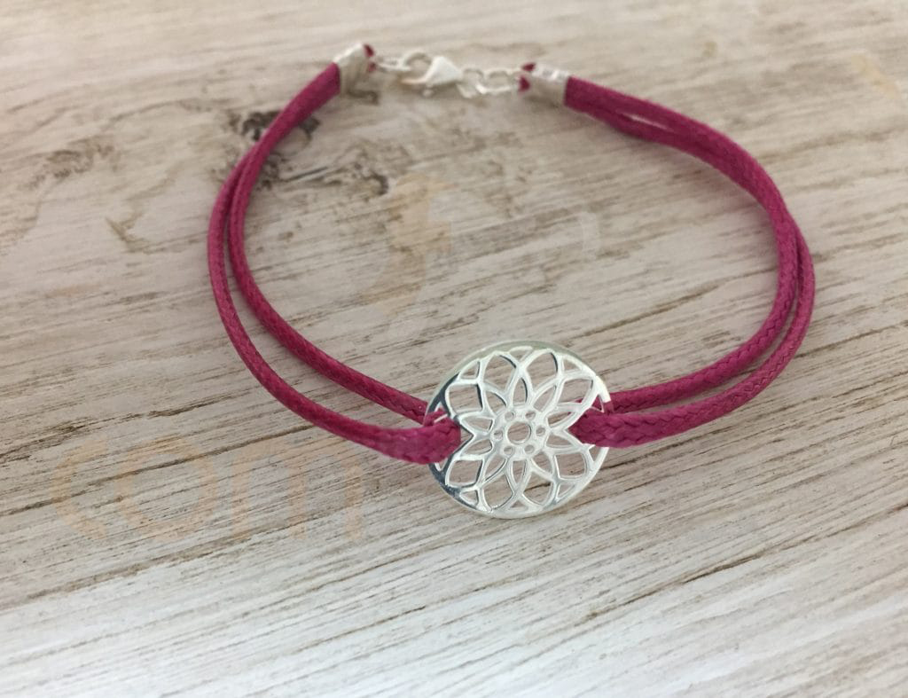 Pulseras mini en plata con un estilo muy boho chic