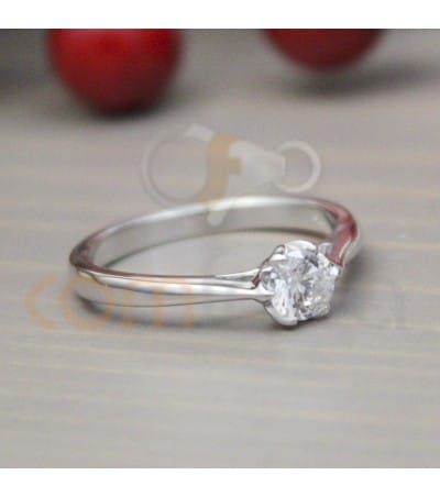Sterling silver 925 engagement ring with zircon
