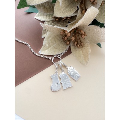 Silver gingerbread house pendant 10 x 15 mm