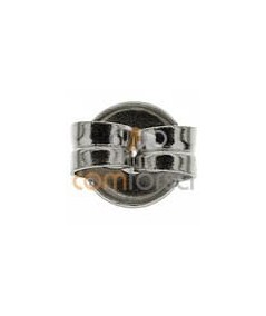 18kt White gold small scroll 5 x 5 mm