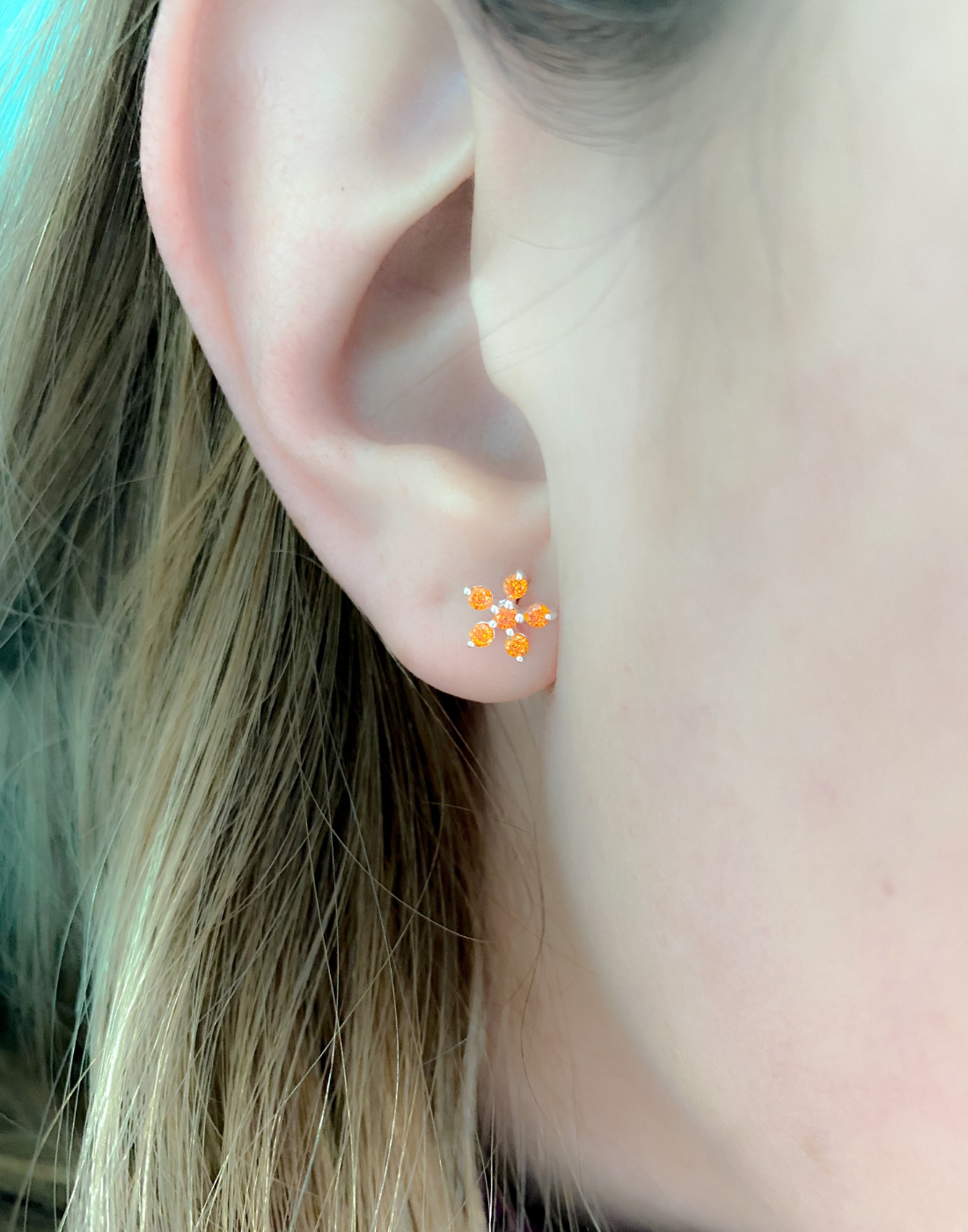 PENDIENTES FLOR CON CIRCONITA NARANJA EN PLATA 925