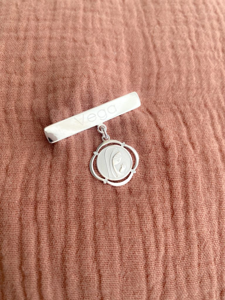 STERLING SILVER 925 CUT OUT VIRGIN ROUND PENDANT 17 x 18MM